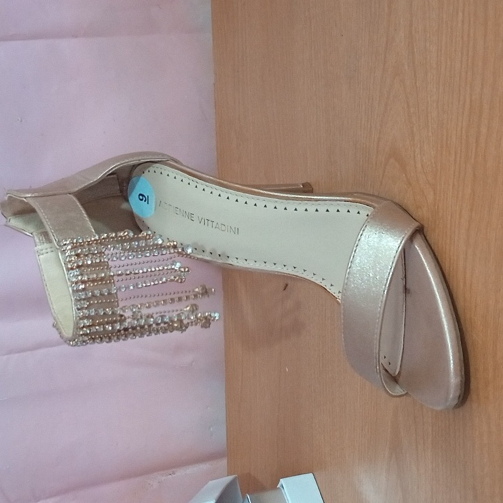 Shoe